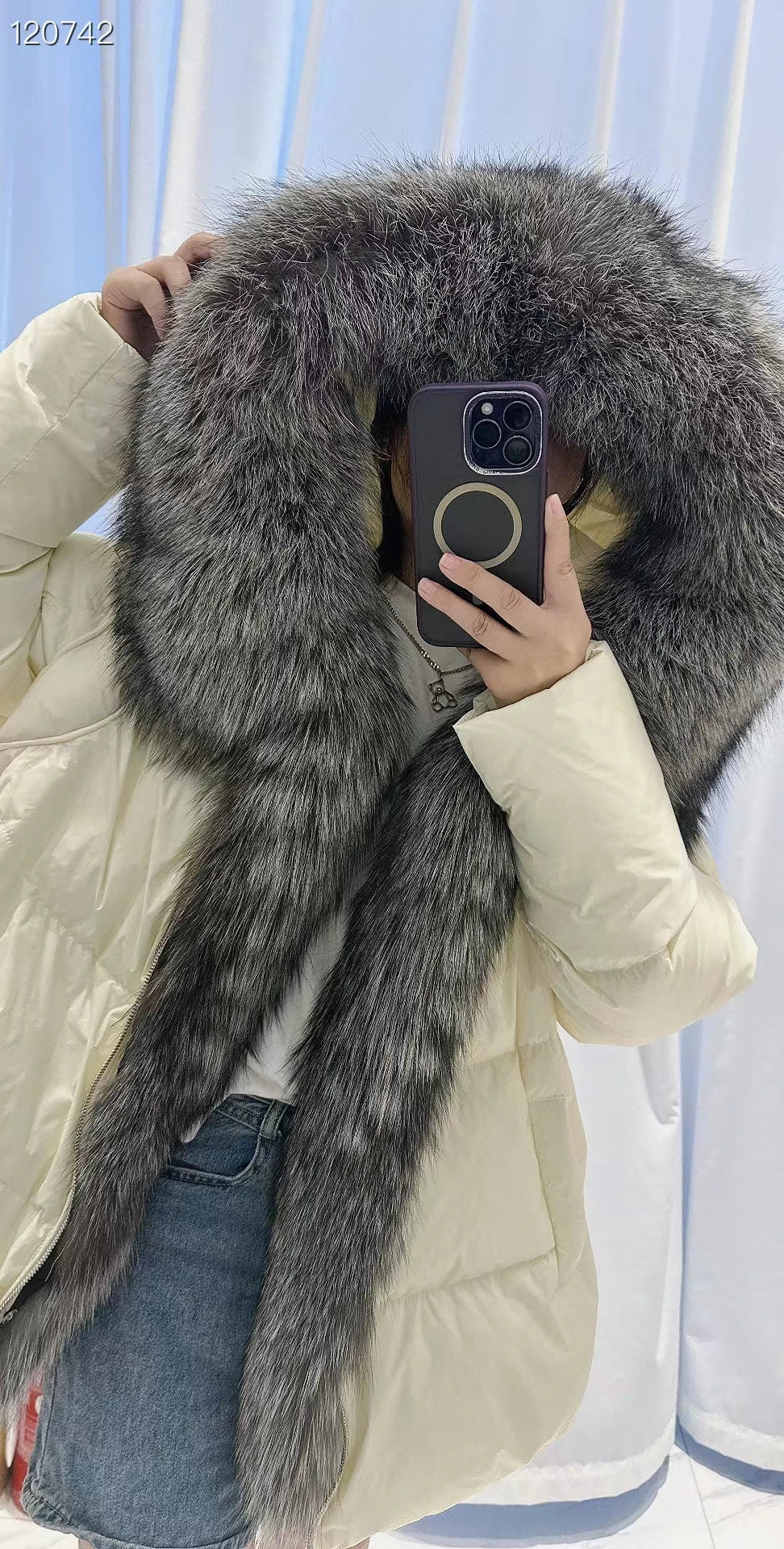 New Fashion Outerwear Puffer Jacket 2024 Women Coat White Duck Down Jacket Super Large Real Silver Fox Fur Collar Hooded