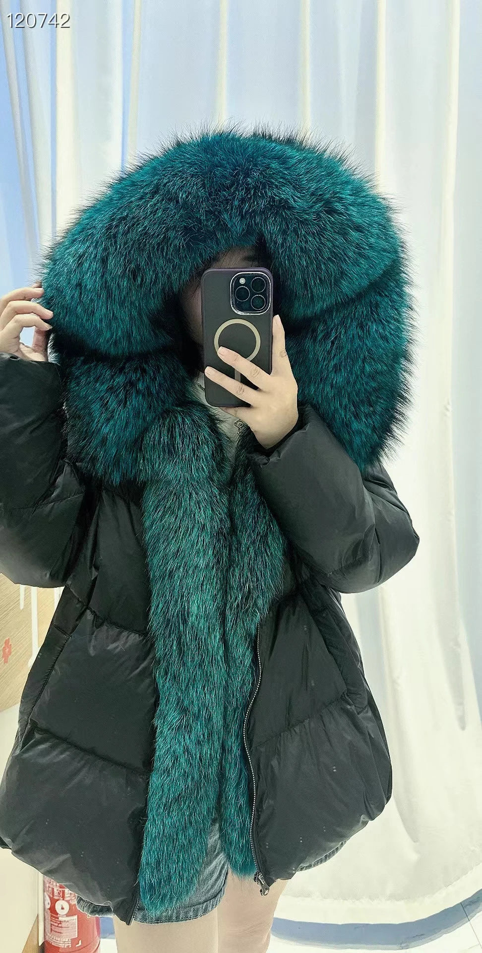 New Fashion Outerwear Puffer Jacket 2024 Women Coat White Duck Down Jacket Super Large Real Silver Fox Fur Collar Hooded