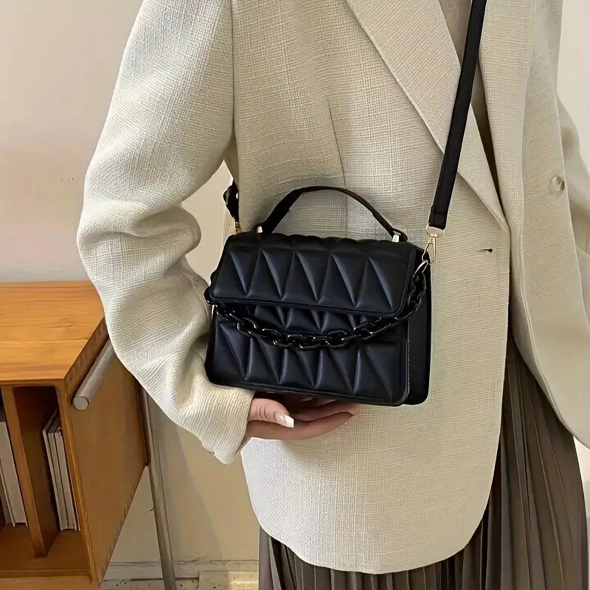 Diamond chain handbag women's fashion retro embossed small square bag women's single shoulder crossbody bag a bag