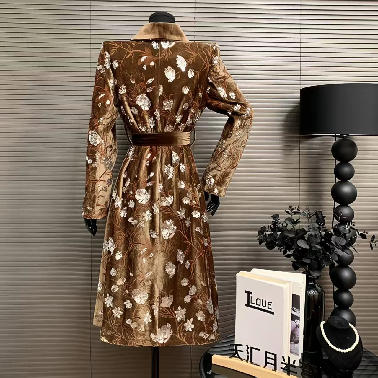 Golden Velvet Turn-down Collar Adjustable Waist Windbreaker Coat Autumn/Winter New French Luxury Sequin Embroidered Women's Coat