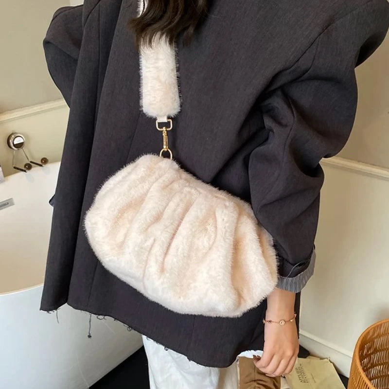 Fashionable Wrinkled Cloud Bag Soft Faux Fur Small Shoulder Bags for Women 2026 Winter Trend Korean Plush Handbags Crossbody Bag