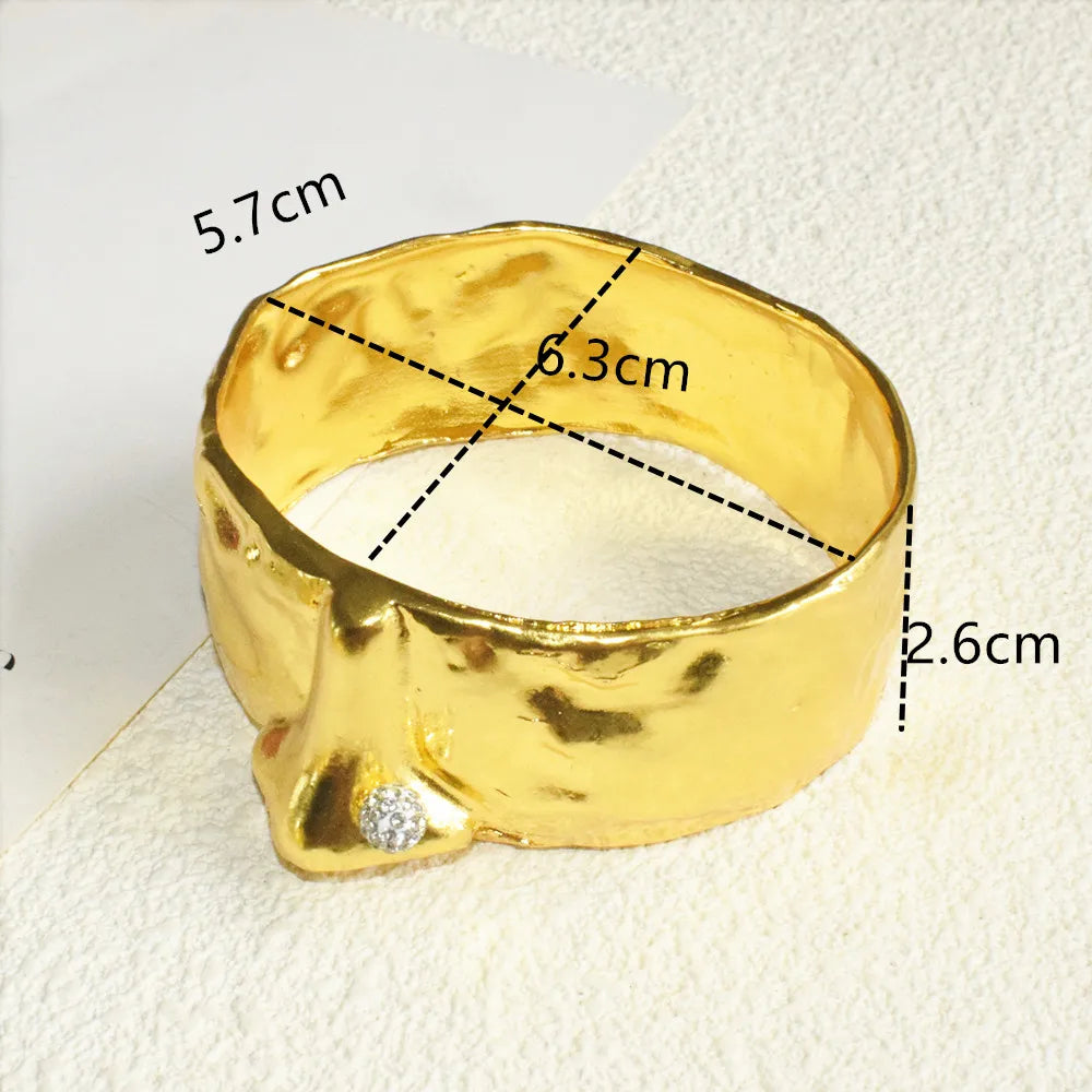 New Exaggerated Alloy Plated Eyes Nose Mouth Bangle Bracelet For Women Fashion Jewelry Gorgeous Hand Simple Bracelet Accessory