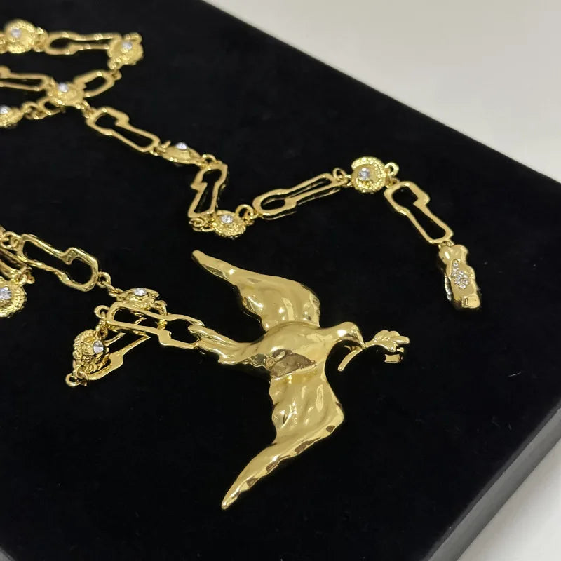 Luxury High Quality Alloy Peace Bird Long Chain Necklace Women Fashion Jewelry Birthday Party Dress Necklace Accessories