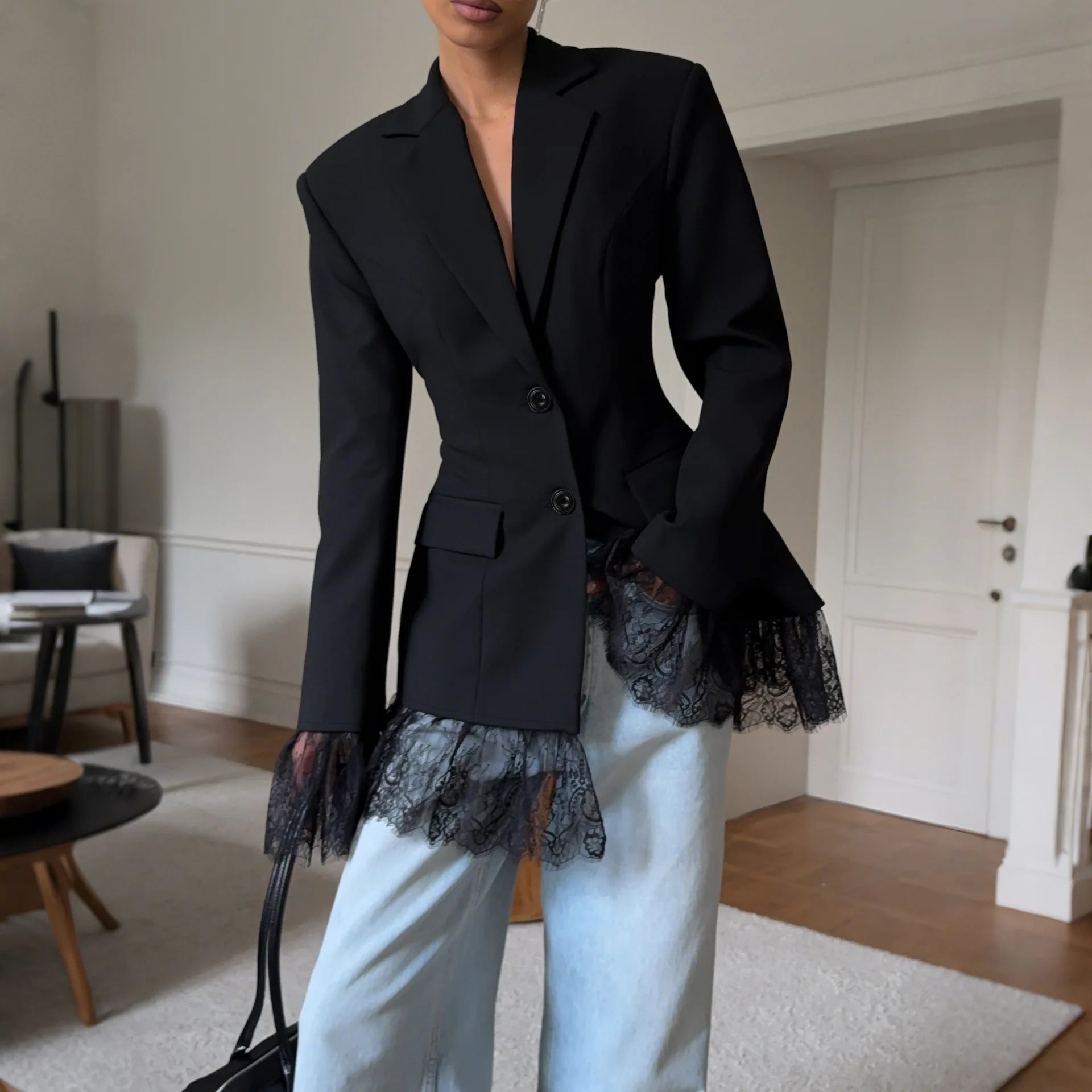 2025 Autumn and Winter New Fashion Black Small Suit Solid Jacket Design Sense Lace Splicing Commuting Long Sleeved Top Coat