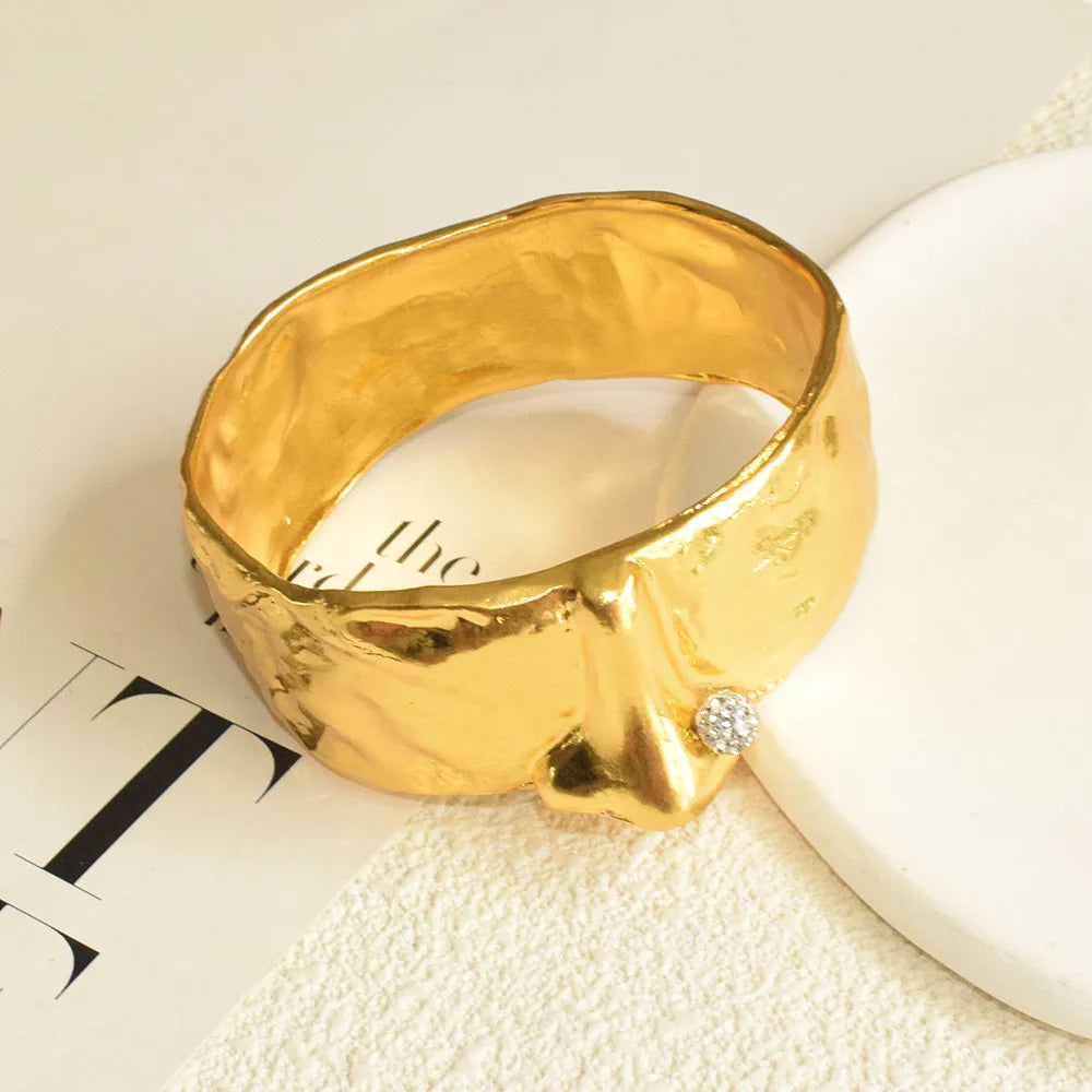 New Exaggerated Alloy Plated Eyes Nose Mouth Bangle Bracelet For Women Fashion Jewelry Gorgeous Hand Simple Bracelet Accessory