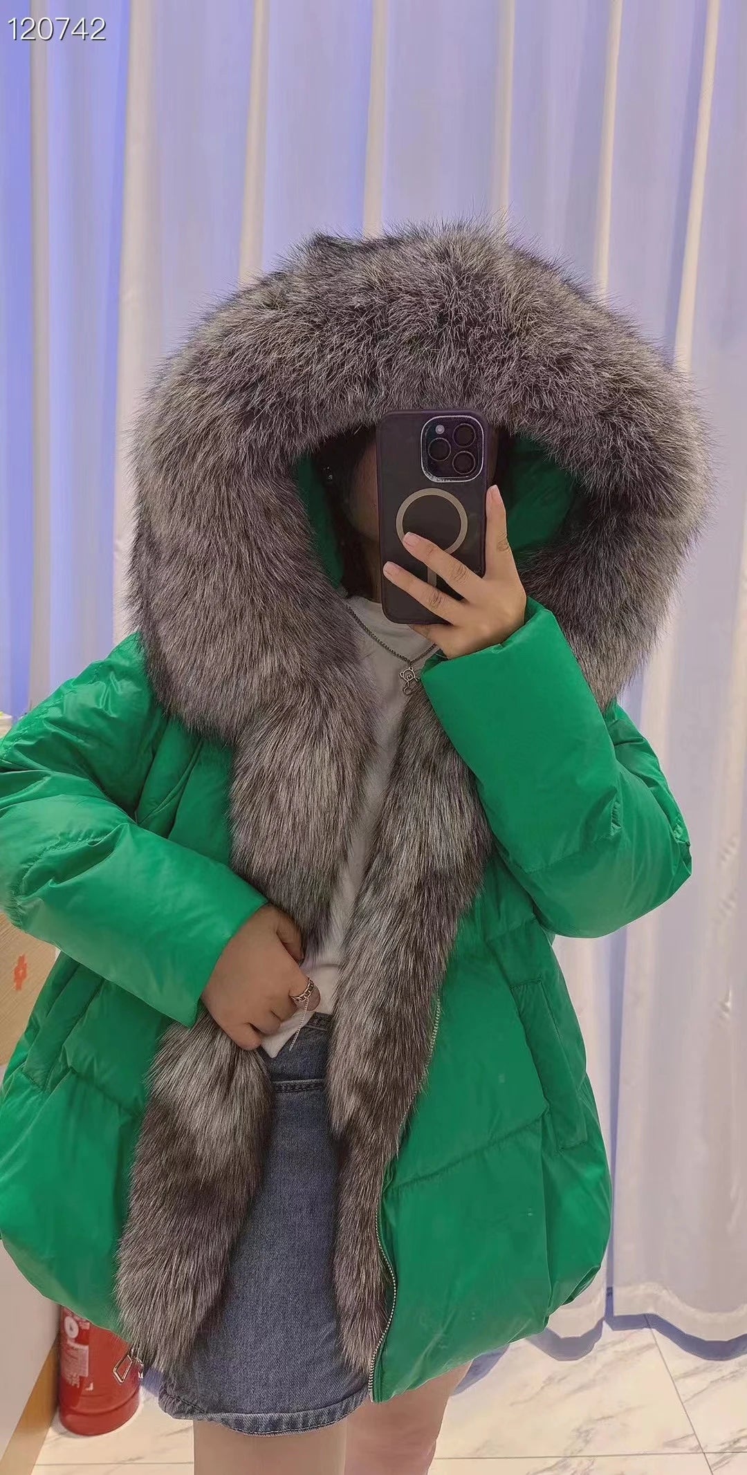 New Fashion Outerwear Puffer Jacket 2024 Women Coat White Duck Down Jacket Super Large Real Silver Fox Fur Collar Hooded