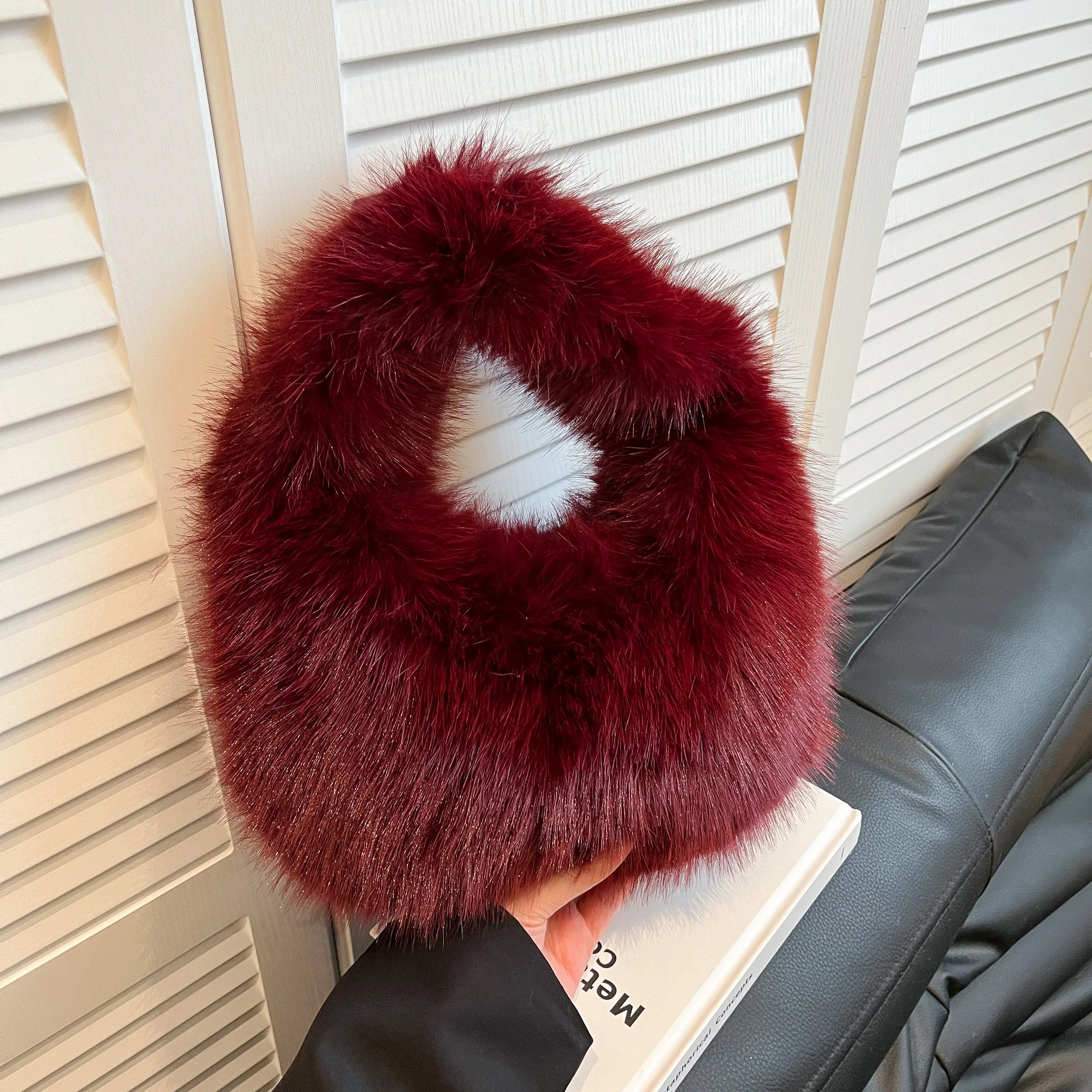 2025 New Winter Soft Plush Bag For Women Designer Half Moon Fluffy Handbag Luxury Red Faux Fur Clutch Bag Female Tote Fashion Ba