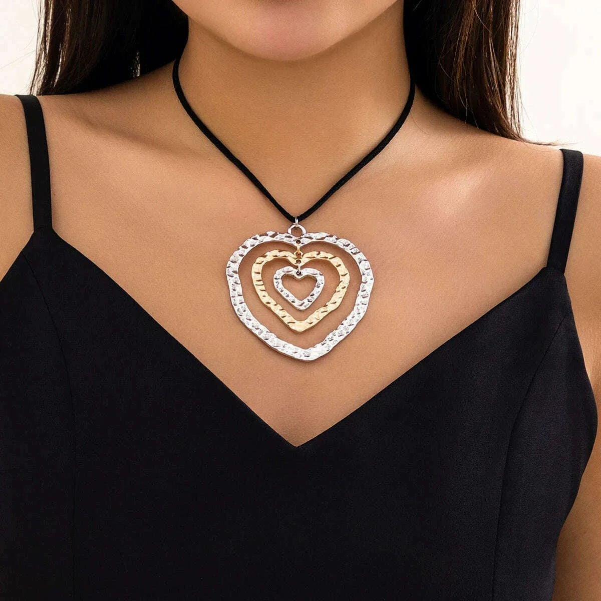 Long Lace Up Rope Chains with Big Hollowed Out Heart Pendant Necklace for Women Trendy Accessories on Neck Fashion Jewelry Gifts