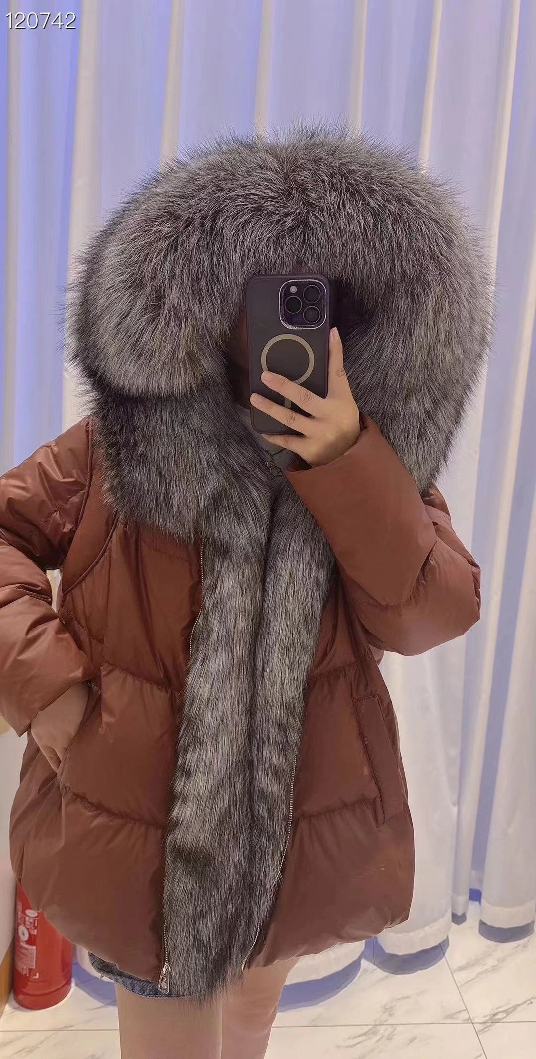 New Fashion Outerwear Puffer Jacket 2024 Women Coat White Duck Down Jacket Super Large Real Silver Fox Fur Collar Hooded