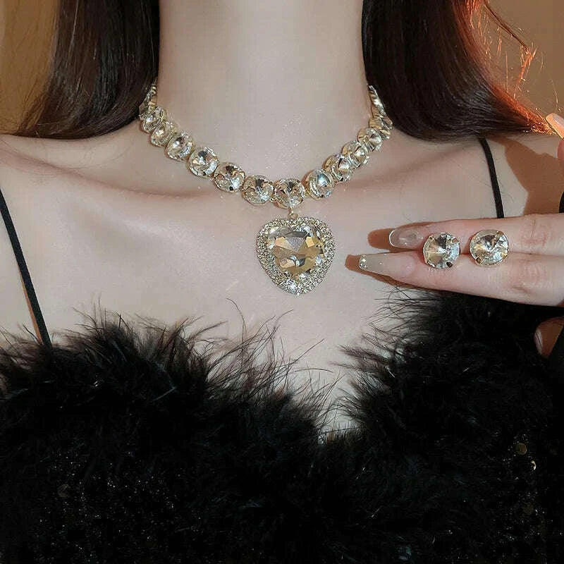 2 Pcs Rhinestone Heart Pendant Necklace Set Exaggerated Geometric Earring Light Luxury Temperament Fashion Women's Jewelry Sets