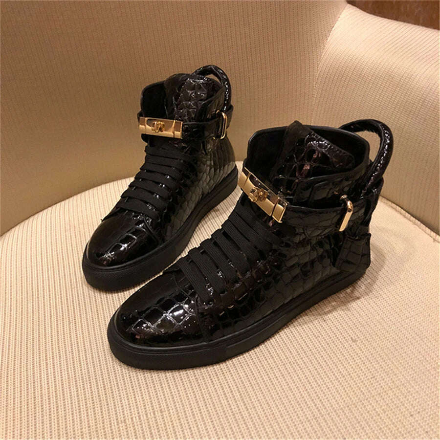 Men Embossed High Top Sneakers Lock Lace Red Metal Real Leather Designer Flat Men Platform Casual Shoes