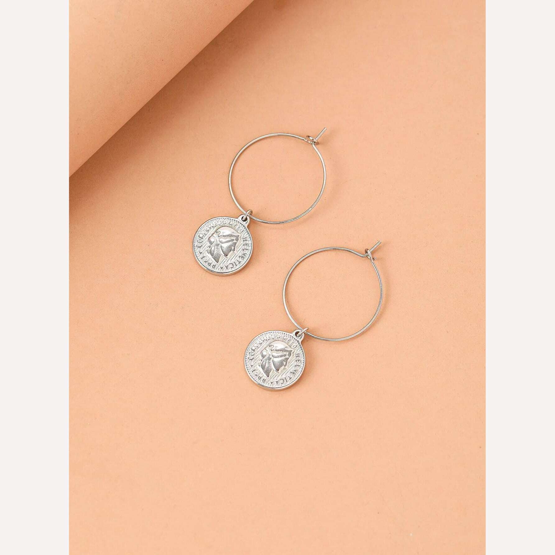 Stainless Steel Earrings Elegance Coins Queen's Portrait Baroque Pendants Temperament Fashion Hoop Earrings For Women Jewelry