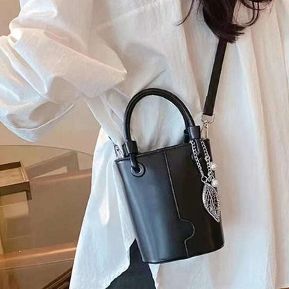 2024 New Chic Bucket Bags For Women Retro Red Versatile One Shoulder Crossbody Bag Autumn Winter Commuting Shopping Handbags