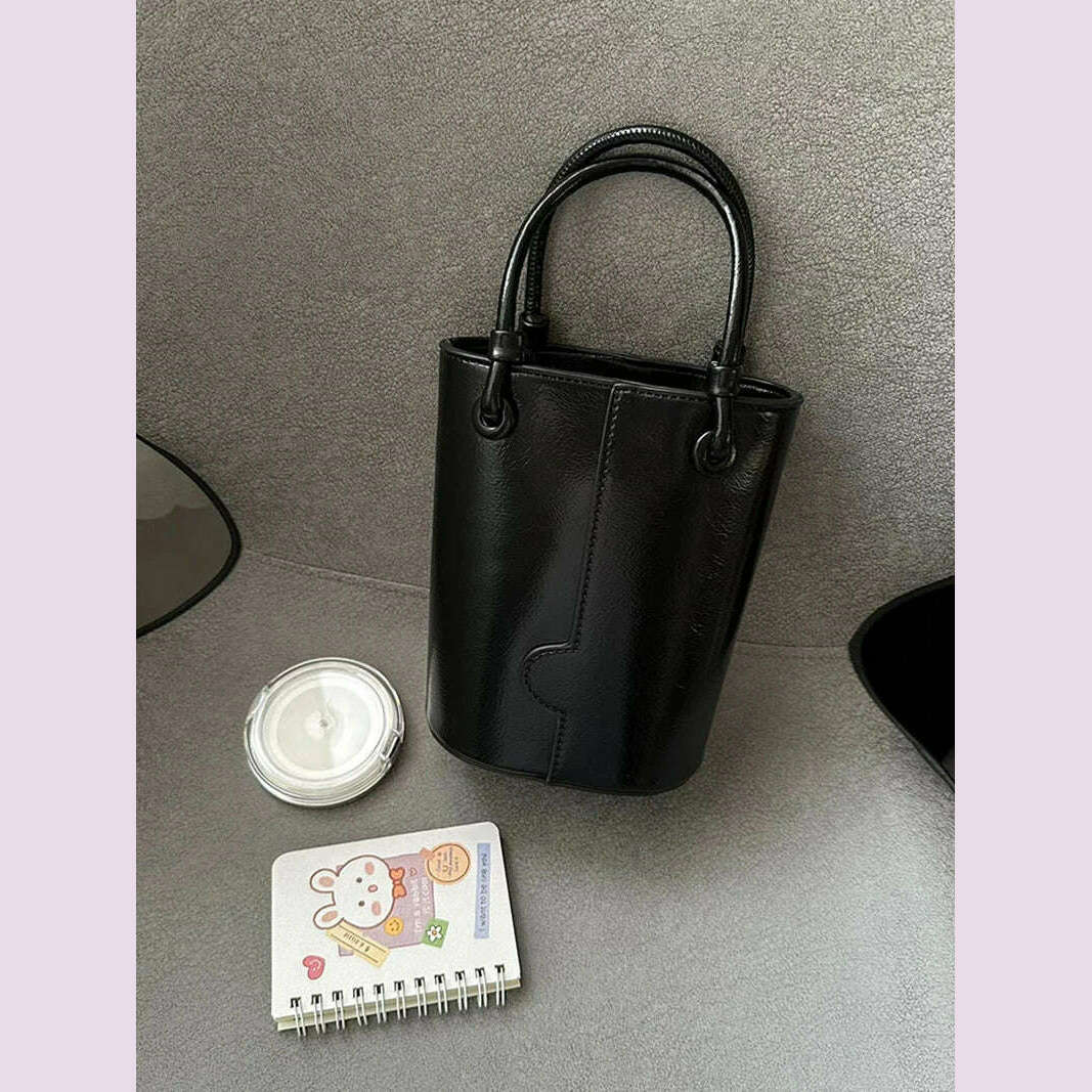 2024 New Chic Bucket Bags For Women Retro Red Versatile One Shoulder Crossbody Bag Autumn Winter Commuting Shopping Handbags