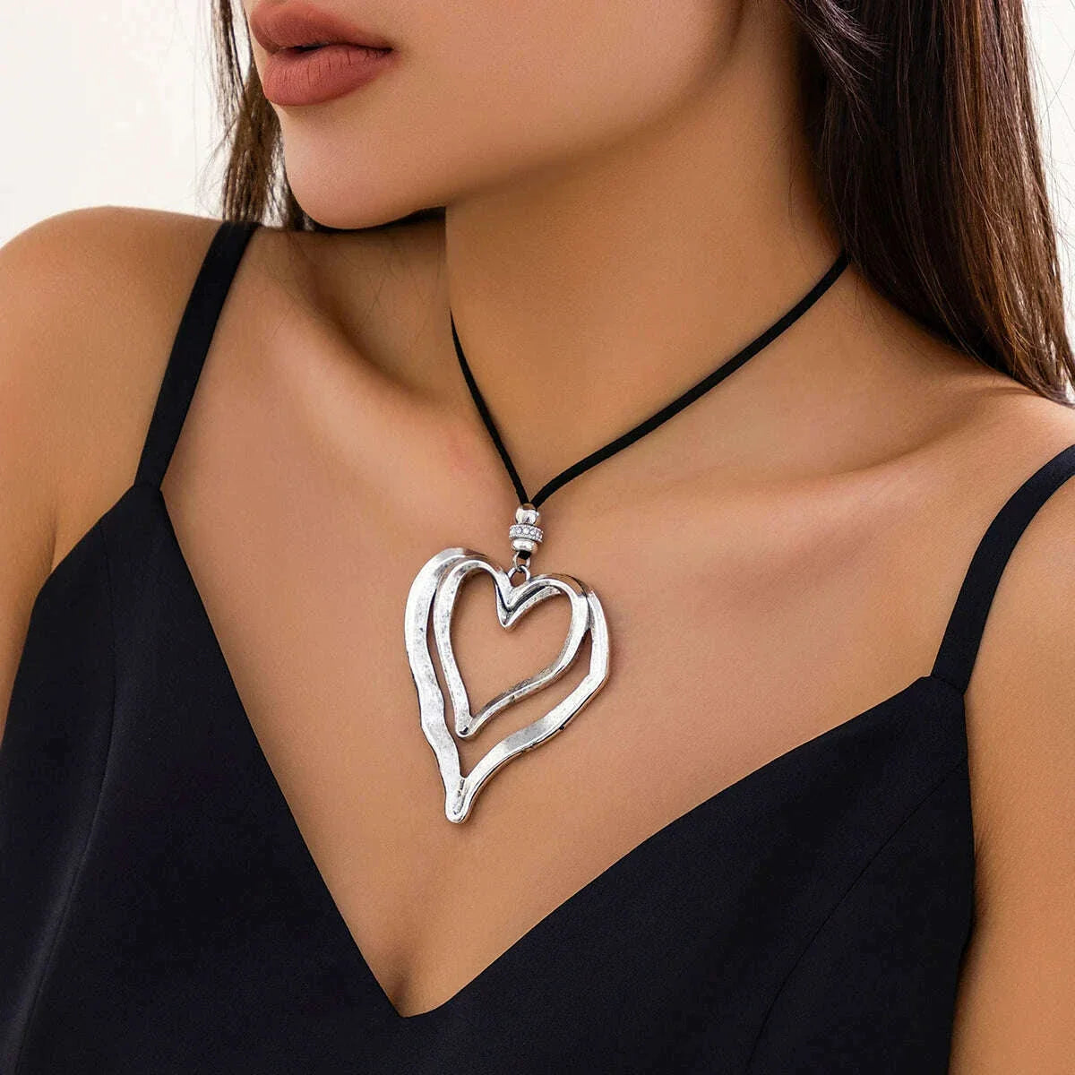 Long Lace Up Rope Chains with Big Hollowed Out Heart Pendant Necklace for Women Trendy Accessories on Neck Fashion Jewelry Gifts