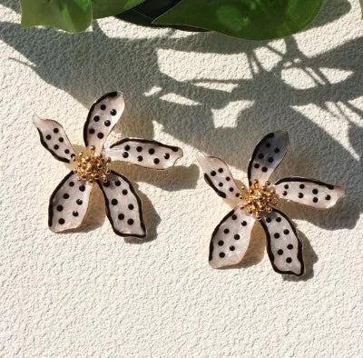 HUANZHI Enamel Pink Flower Stud Earring Irregular Petal Vintage Drip Oil Elegant Sweet Jewerly Gift for Women Girls