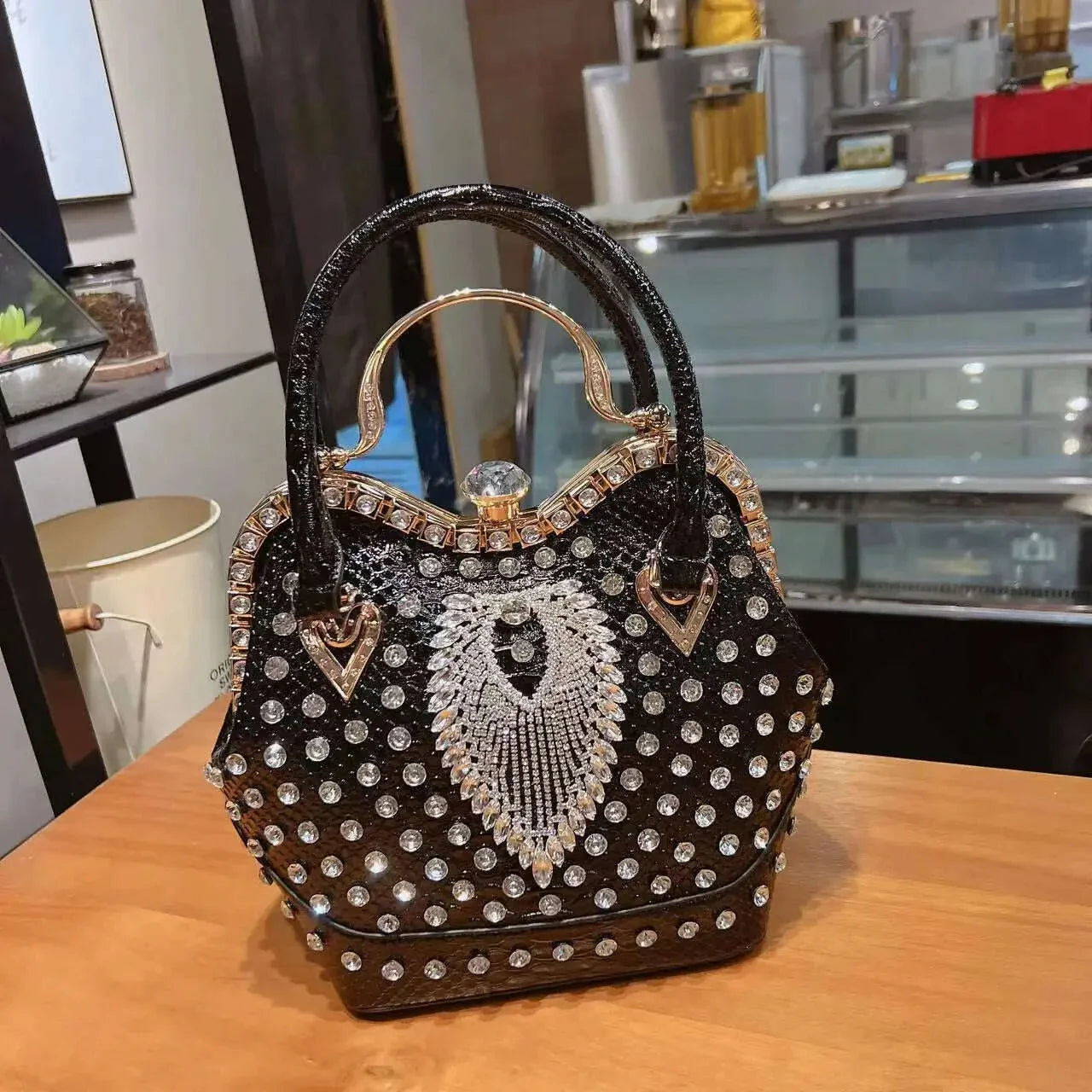 Cross-body Bucket Bag Female New Fashion High Sense Fashion Diamonds Inlaid Female Bag High-grade Handbag Single Shoulder Totes