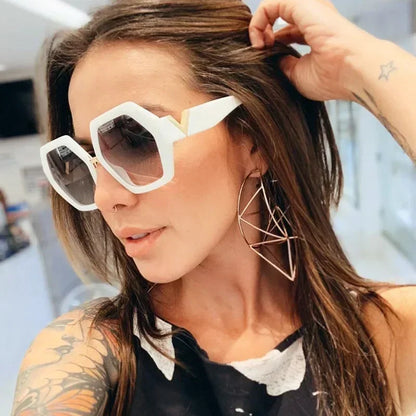 2025 Luxury Square Sunglasses Ladies Fashion Glasses Classic Brand Designer Retro Sun Glasses Women Sexy Eyewear Unisex Shades