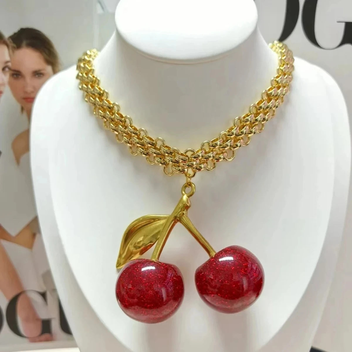 Copper resin cherry pendant beaded irregular pearl necklace, suitable for women everyday and party wear