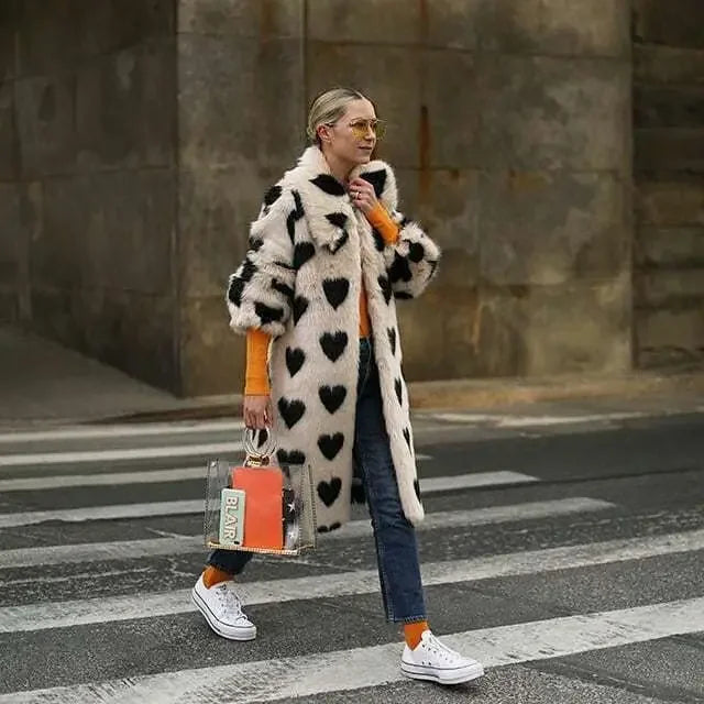 Winter Fashion Week Fashion Long Love Heart Pattern High Quality Faux Fox Fur Coat Women Jacket