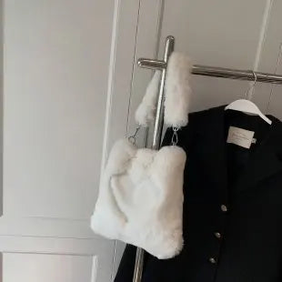 Faux Fur Winter Women Handbags Large Capacity Cute Plush Ladies ShoulderBag Female Clutch Purse Handbags Messenger Tote Bag 2023