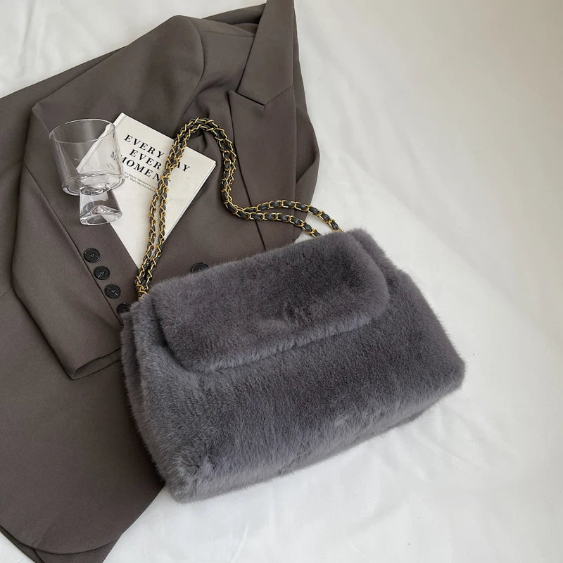Fashion White Plush Tote Bag Women Casual Large Capacity Chain One Shoulder Bags Autumn/Winter New Fake Fur Handbag Trend