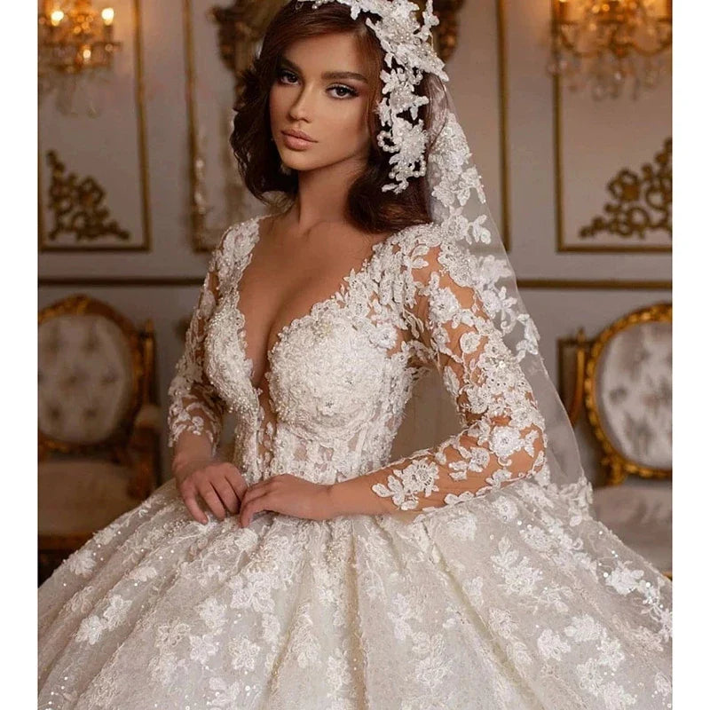 Vintage 2024 Lace Wedding Dresses Princess Ball Gown Beading Bridal Gowns Shinny Tulle Long Sleeves Ivory Dubai Marriage Dress