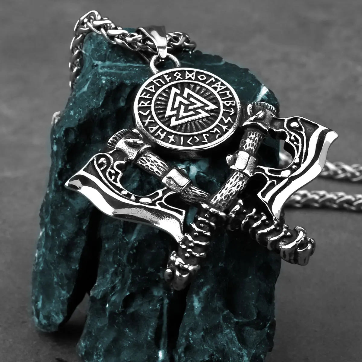 Men's Stainless Steel Exquisite Double Axe Pendant Necklace Nordic Rune Amulet Gift High Quality Popular Jewelry Wholesale