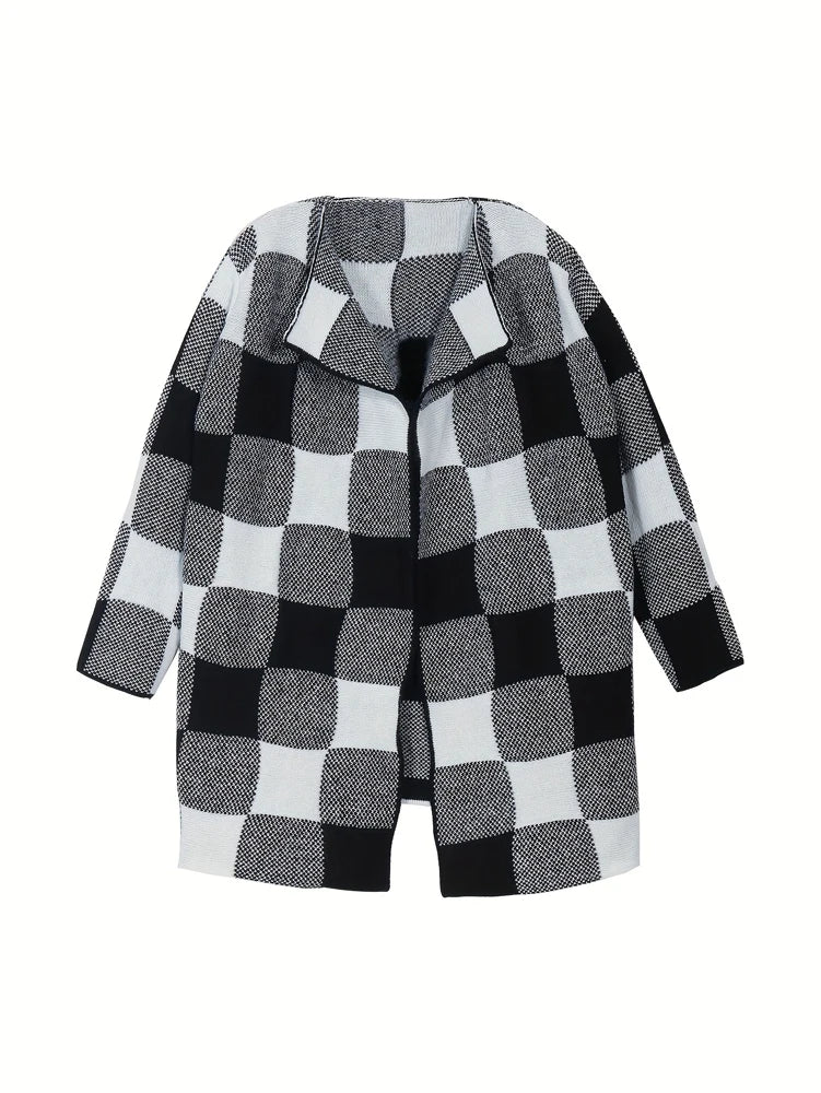 Plus Size Autumn and Winter New Women Black and White Colour Block Pattern Flip Lapel Cardigan Fashion Jacket