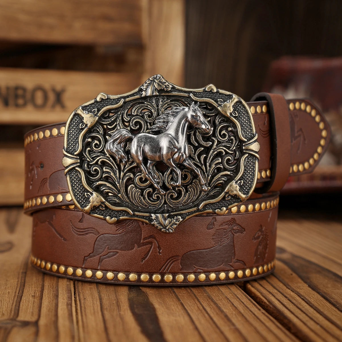 A unisex Western-style PU belt with buckles, Bohemian style, casual and retro, suitable for daily wear when going out