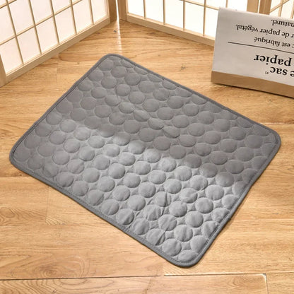 Pet Summer Cooling Pad Self-Cooling Ice Silk Pet Bed Dog Cat Nest Breathable Cooling Cooling Sleeping Pad