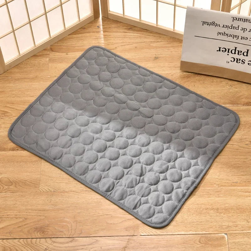 Pet Summer Cooling Pad Self-Cooling Ice Silk Pet Bed Dog Cat Nest Breathable Cooling Cooling Sleeping Pad