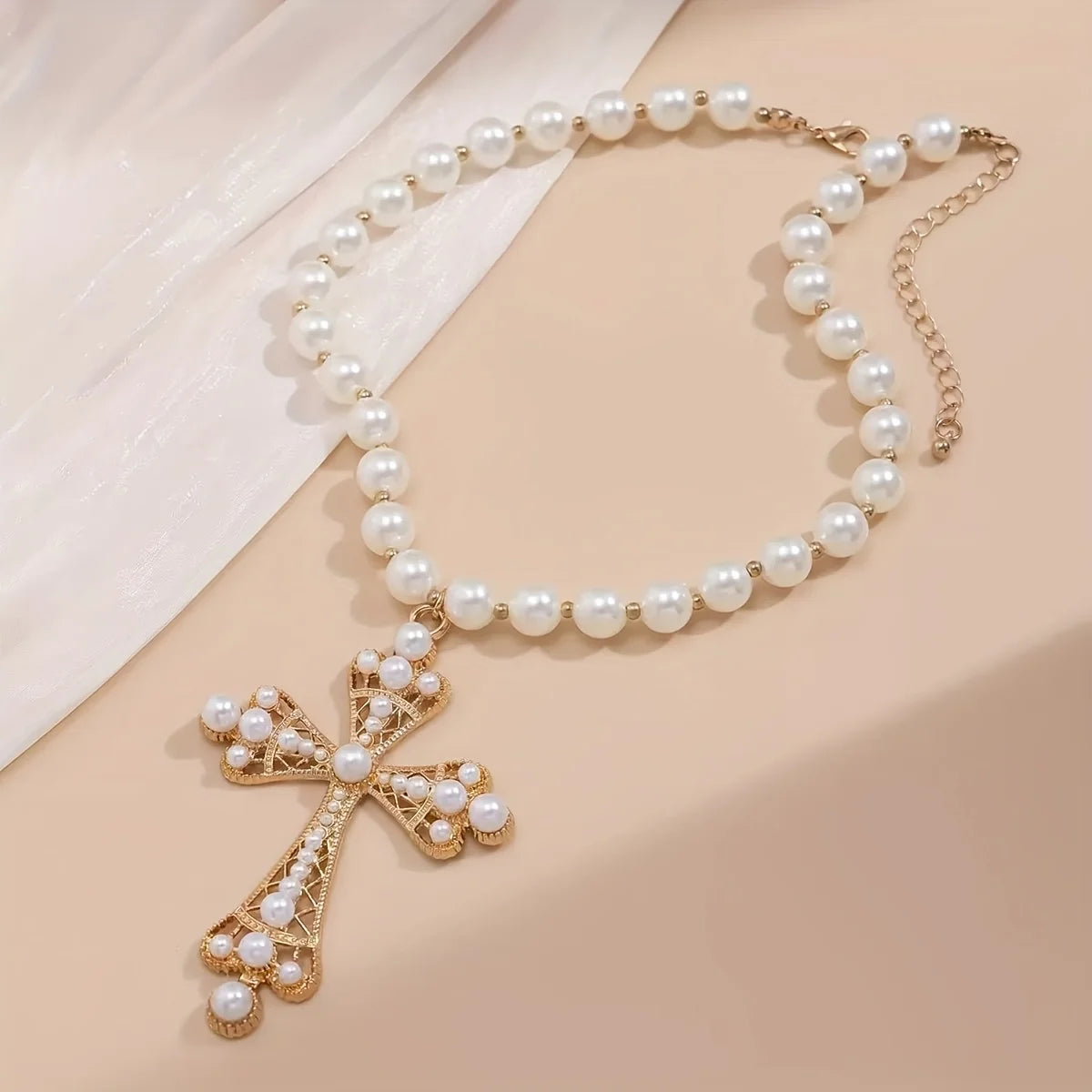 Exquisite and exaggerated punk necklace with a cross inspired pearl pendant, suitable for women's wedding parties