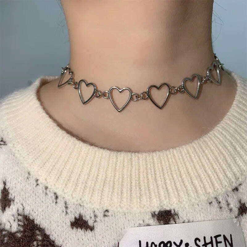 Fashion Tiny Heart Choker Necklace for Women Short Chain Shape Pendant Collares Necklace Ethnic Bohemian Jewelry Kolye Gift
