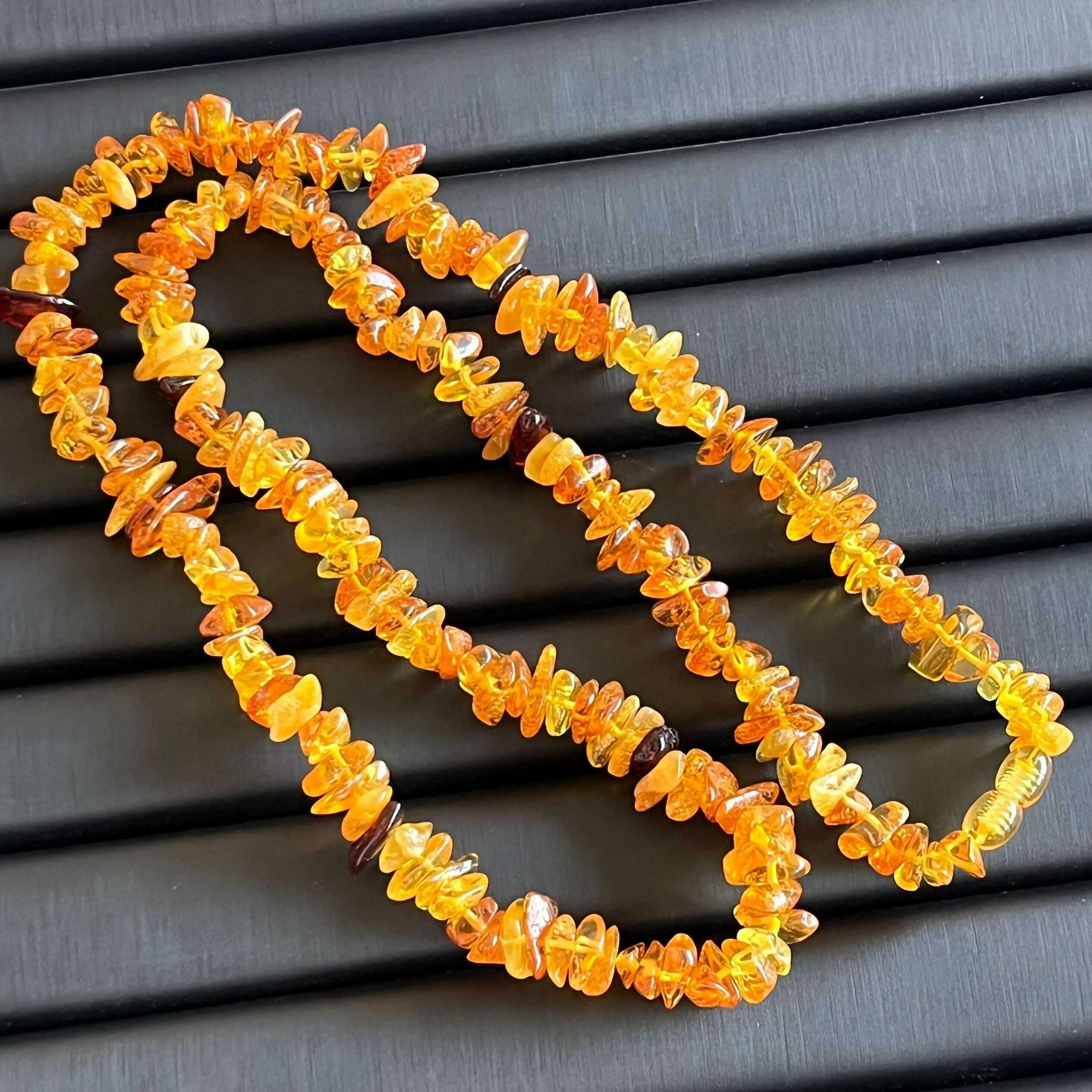 Natural Amber Necklaces Men Women Healing Gemstone Fine Jewelry Genuine Baltic Amber Raw Stone Beaded Necklace Sweater Chain