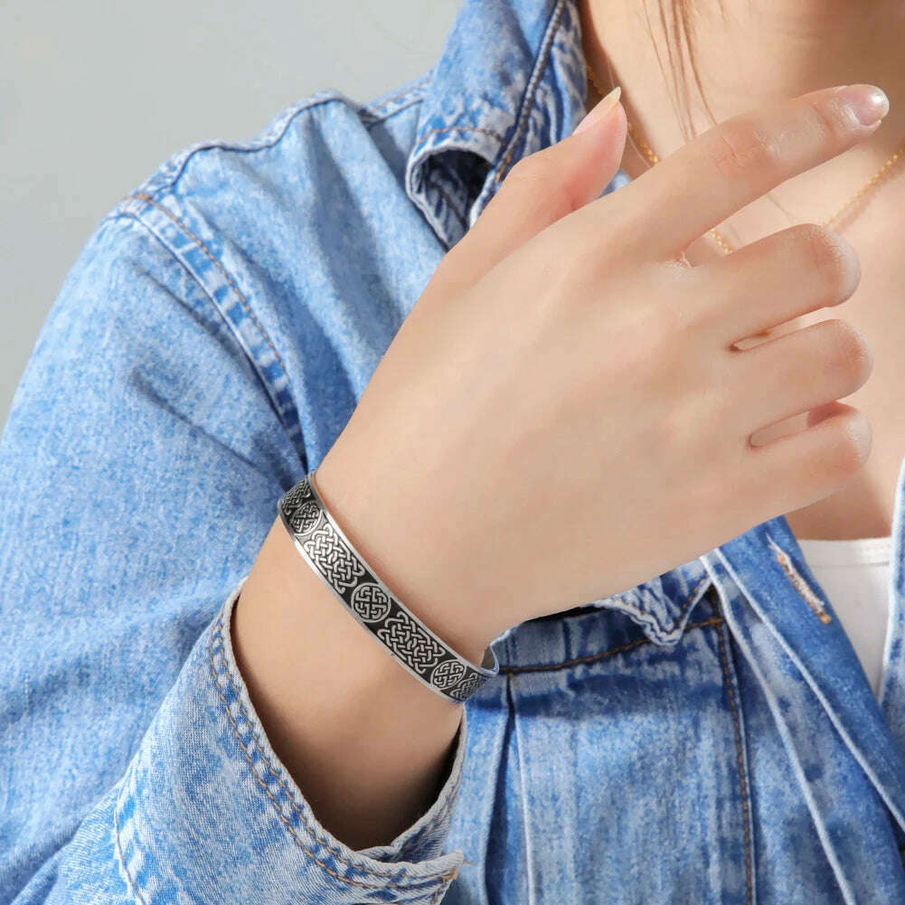 Skyrim Viking Triquetra Cuff Bangle for Women Men Stainless Steel Good Luck Amulet Vintage Celtics Irish Knots Bracelet Jewelry