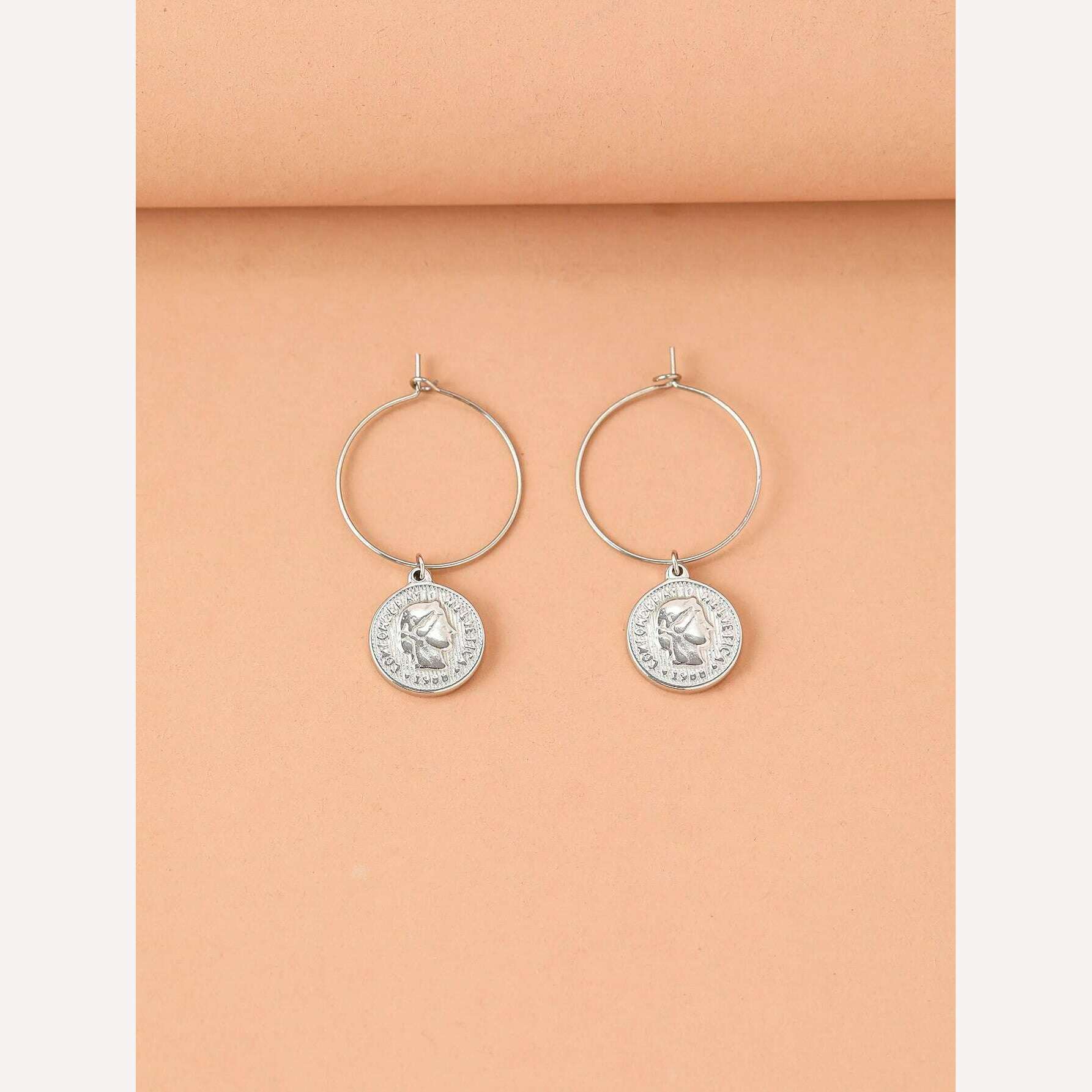 Stainless Steel Earrings Elegance Coins Queen's Portrait Baroque Pendants Temperament Fashion Hoop Earrings For Women Jewelry
