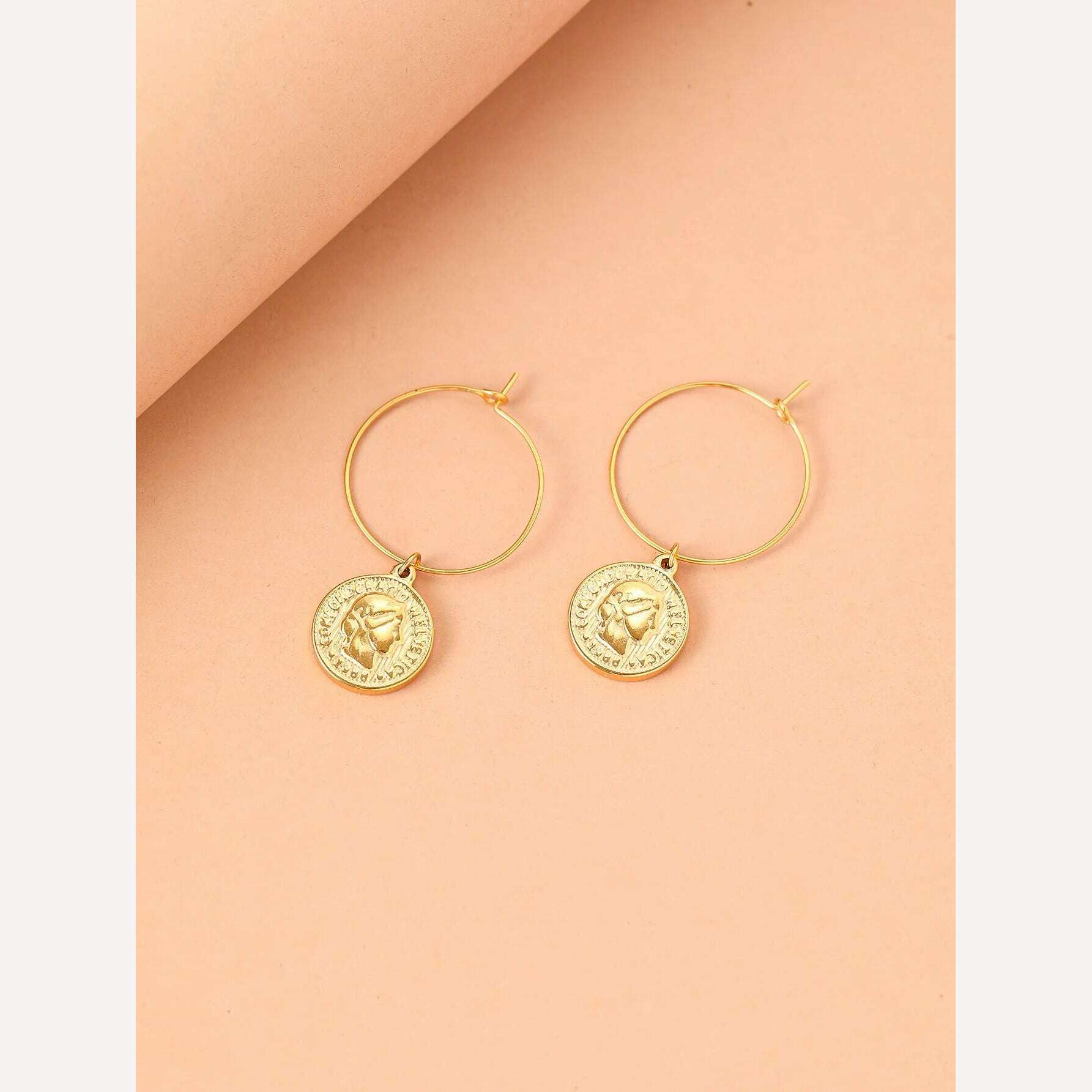 Stainless Steel Earrings Elegance Coins Queen's Portrait Baroque Pendants Temperament Fashion Hoop Earrings For Women Jewelry