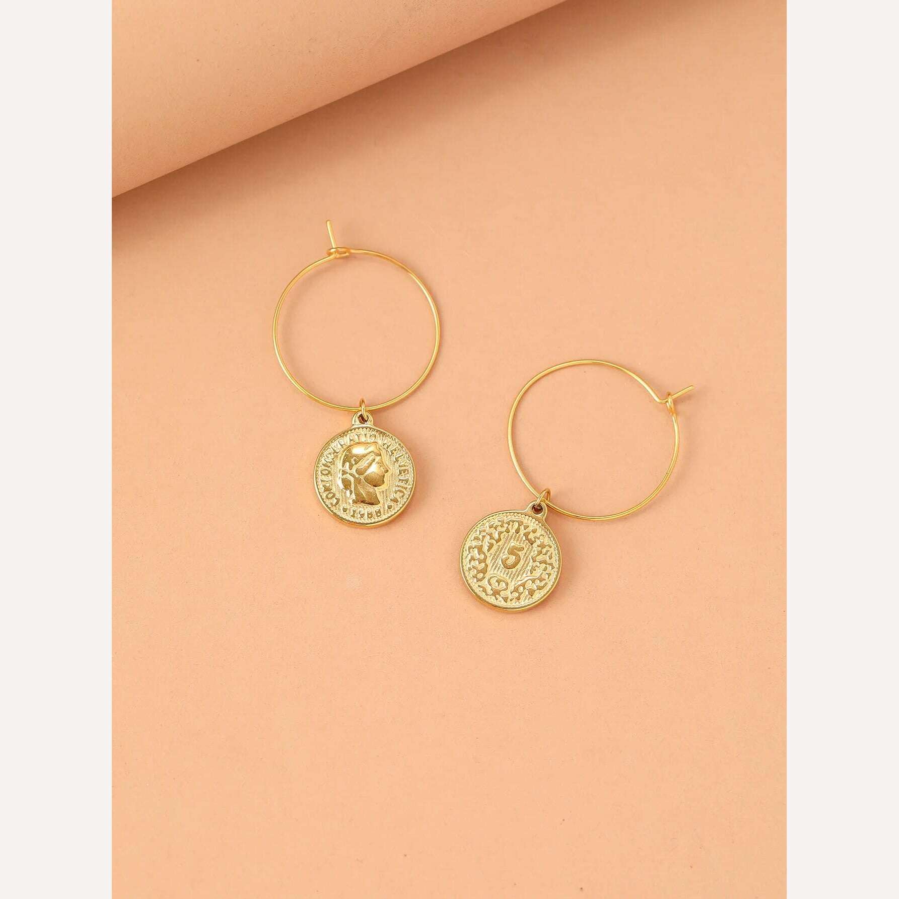 Stainless Steel Earrings Elegance Coins Queen's Portrait Baroque Pendants Temperament Fashion Hoop Earrings For Women Jewelry